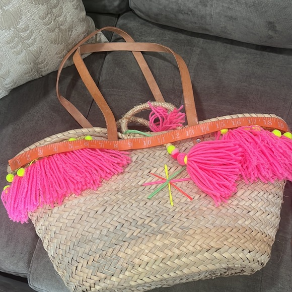Maroccan Straw Pom Pom Beach Shoppers Bag - Picture 10 of 17